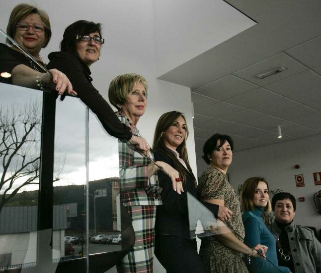 Bernarda Menndez, Montse lvarez, Mari Carmen Garca, Nelly Garca, Juana Mara Gmez, Marta Prieto y Mara Elena Fernndez, en la Escuela de Empresarias. mara villamuza